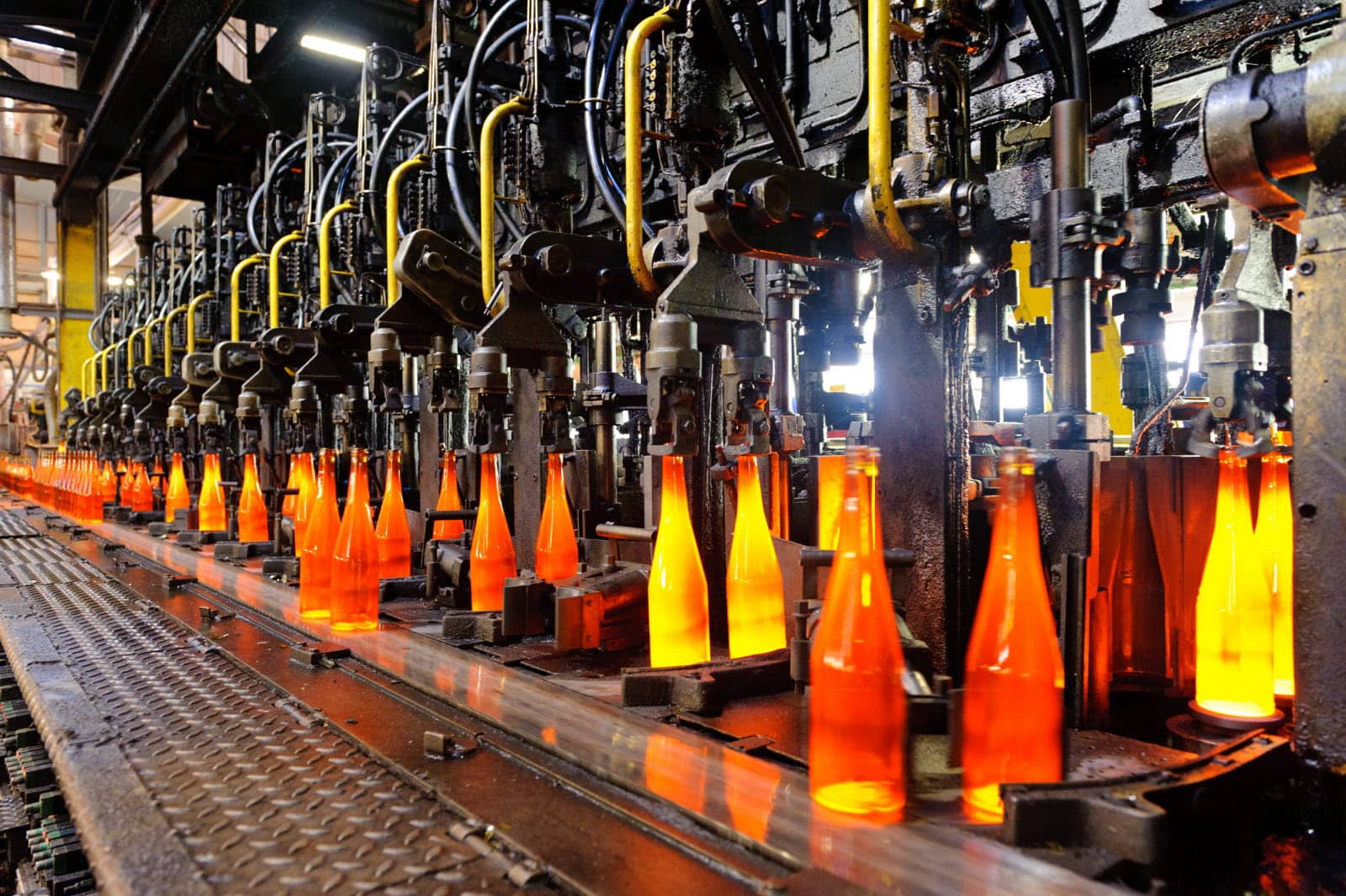 Chaine de production de bouteilles en verre chez Verallia